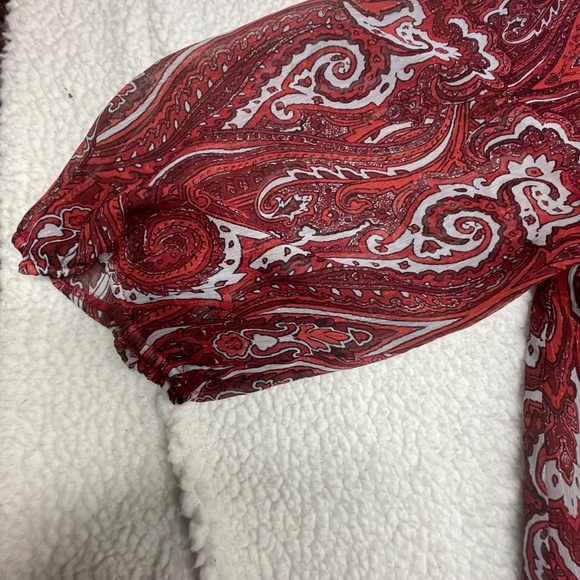 Women’s Cato 14/16W Red/White Shear Paisley Blouse - Picture 6 of 13